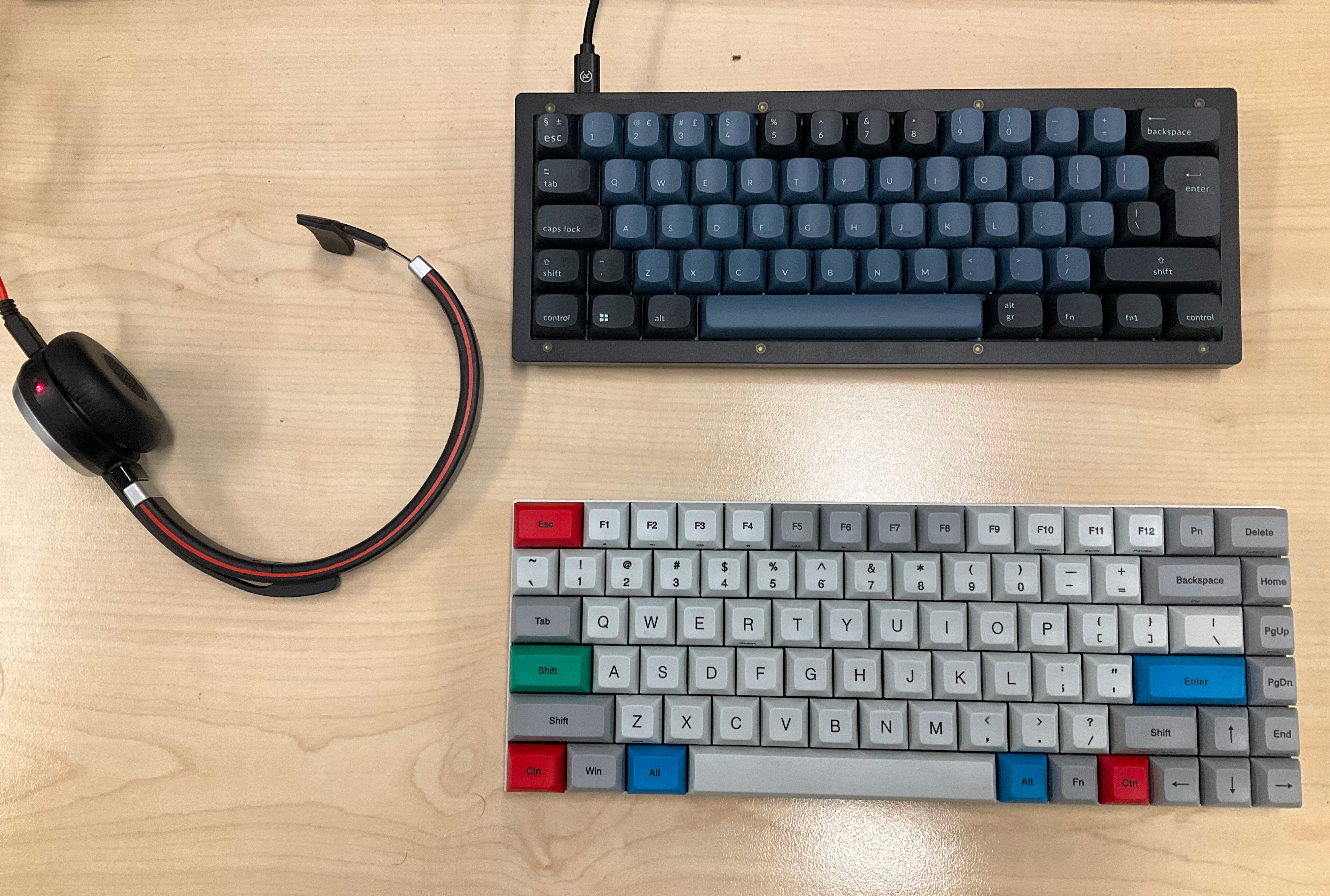 ../../_images/tom_mech_keyboards.jpg